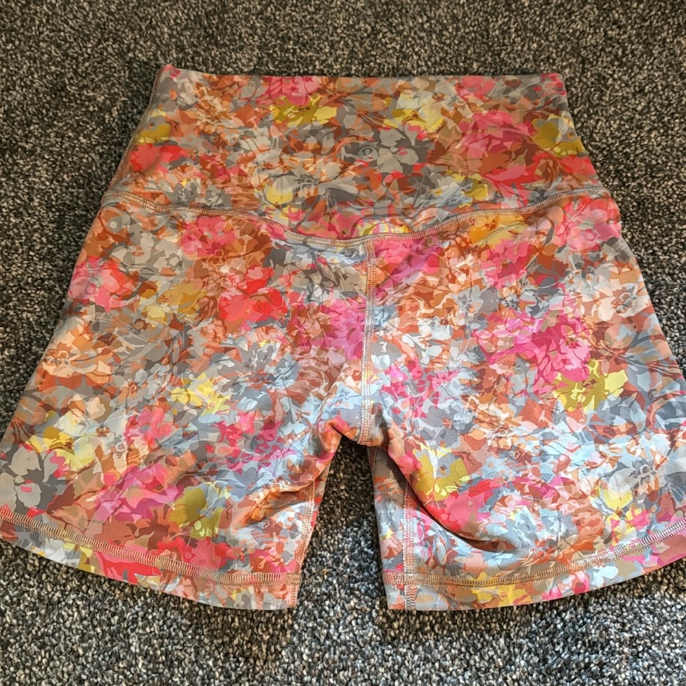 Lululemon Align Short *6"
Inflorescence Multi - Picture 6 of 7